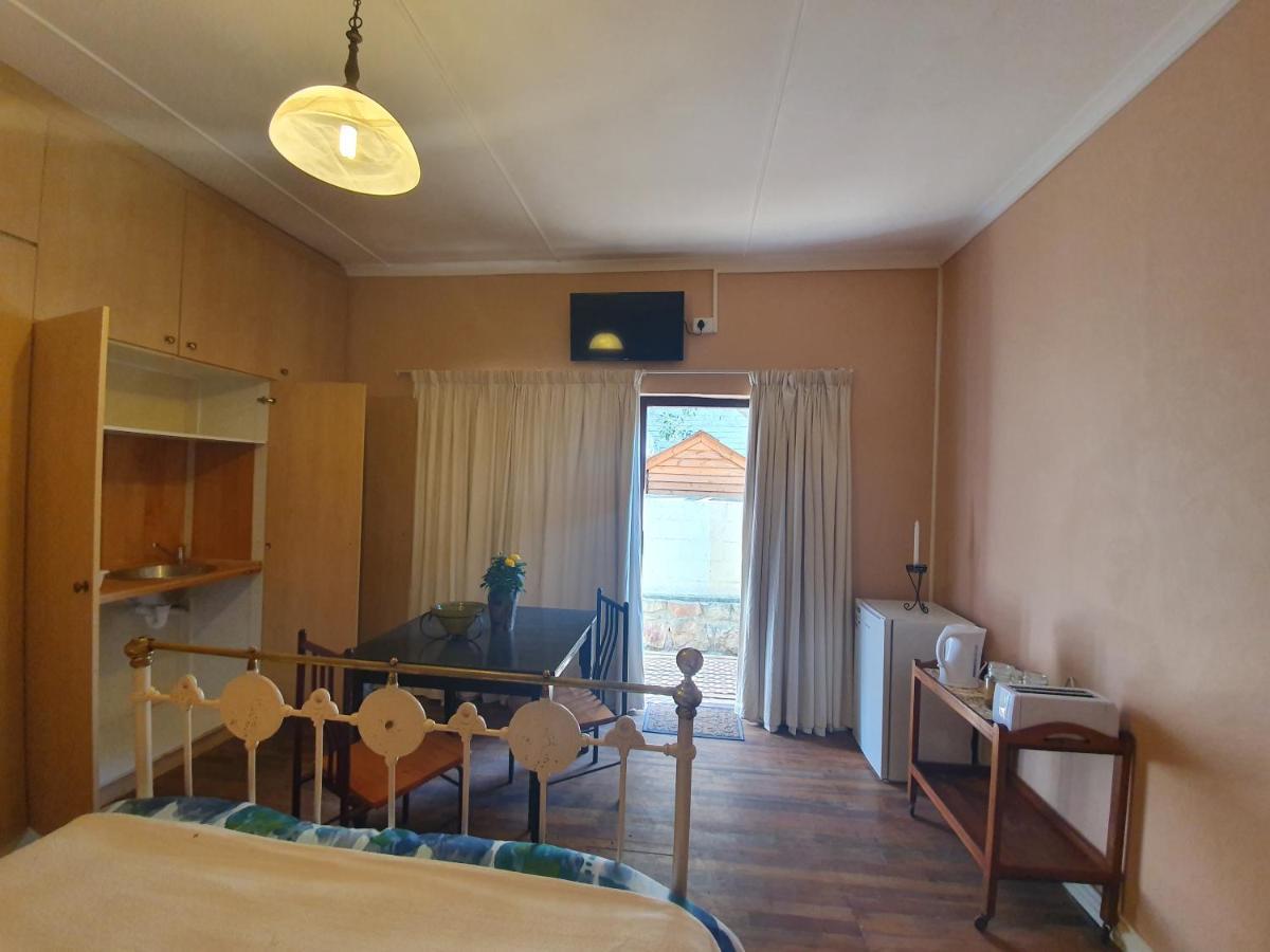 403 Main Road Accommodation Hermanus Bagian luar foto